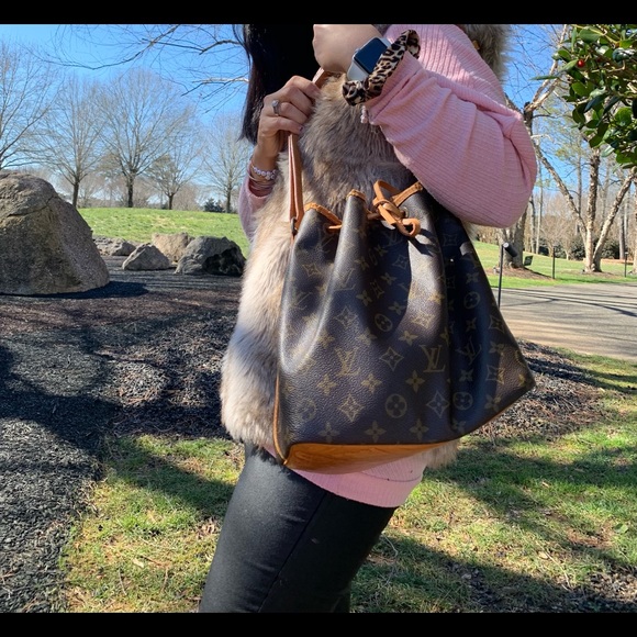 Louis Vuitton Handbags - Elegant, Gorgeous & Classy Louis Vuitton Drawstring Bag perfect for you!